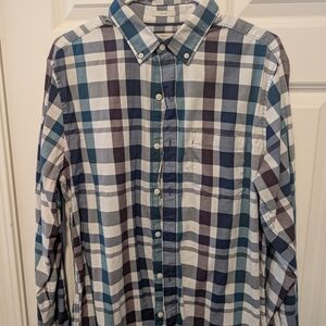 Men's Plaid Button-Down Shirt in Blue and White
